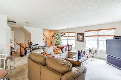 79 Marrow St, Newark, NJ 07103-3158