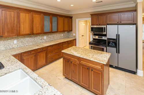 53 Confederate Ave, Bluffton SC 29910-7229 exterior