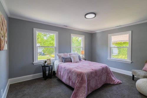 2726 Beverly Rd, Milwaukee WI  53211-2438 exterior