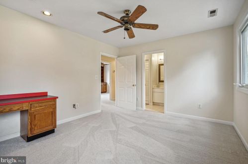 5247 Mitchell St, Alexandria VA 22312-2126 exterior