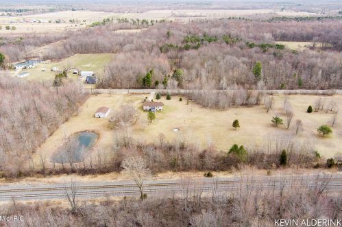 1892 56th St, Fennville MI 49408-8508 exterior