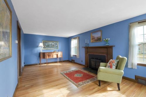 405 Roosevelt Ave, Springfield MA 01118-1160 exterior