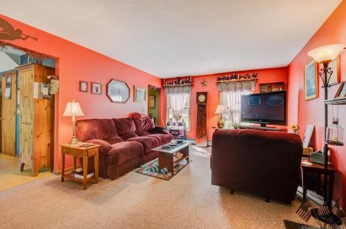 79 Bush Hl Rd, Exeter CT 06249-1210 exterior