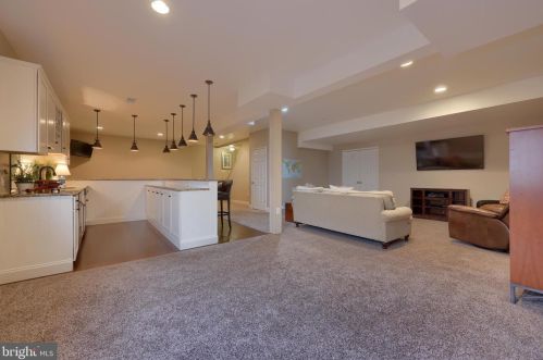 1404 Banner Dr, Lancaster PA 17601-4580 exterior