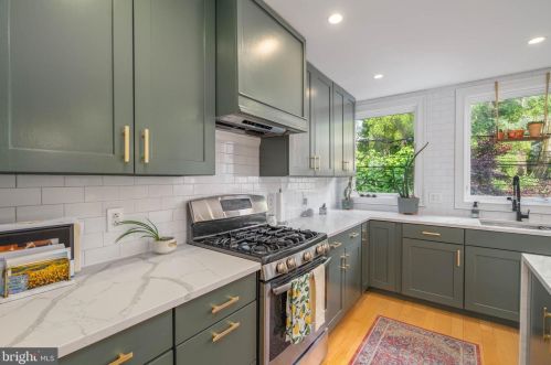 1018 Leithgow St, Philadelphia PA  19123-1421 exterior