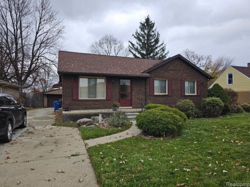 5712 Kinloch St, Dearborn Heights MI  48127-2941 exterior