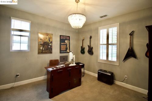 5236 Montecito Dr, Concord CA 94521-5507 exterior