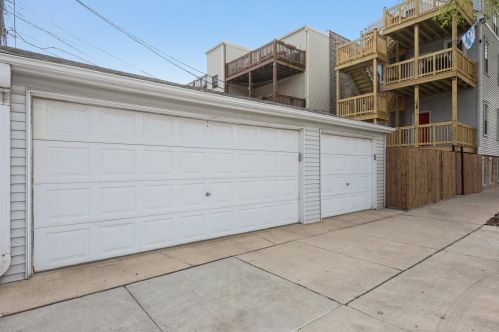 1256 Diversey Pkwy, Chicago IL  60614-1202 exterior