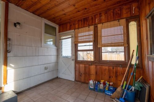 281 Hartwick St, Springfield MA 01108-3564 exterior