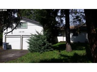 1235 30th Ave, Eugene OR  97405-4167 exterior