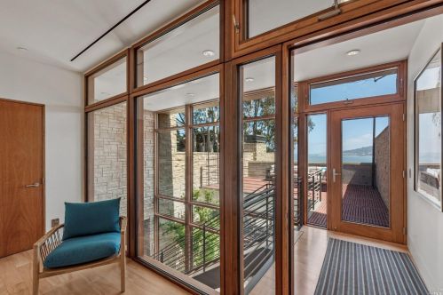 2 De Silva Is Dr, Mill Valley CA 94941-3004 exterior