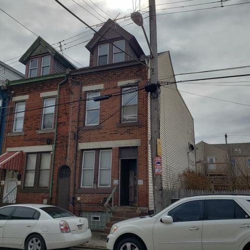 821 Peralta St, Pittsburgh, PA 15212-8002