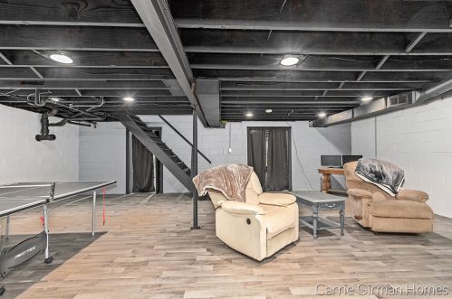 5807 124th Ave, Fennville MI  49408-9468 exterior