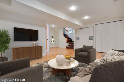 1611 Noyes Dr, Silver Spring MD 20910-2224 exterior