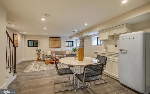 2440 Huidekoper Pl, Washington DC  20007-1826 exterior