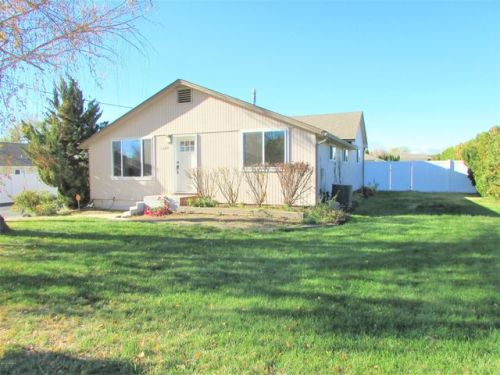 1300 38th Ave, Yakima, WA 98902-4815