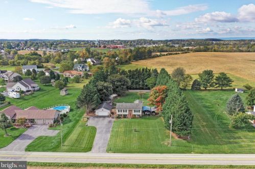 375 Basehoar School Rd, Littlestown PA 17340-9551 exterior