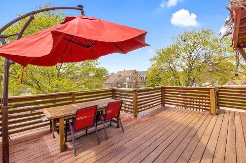 3420 Dousman St, Milwaukee WI 53212-1736 exterior