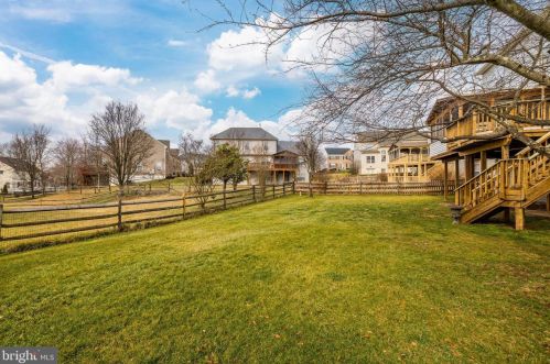 43195 Parkers Rdg Dr, Leesburg VA 20176-5132 exterior