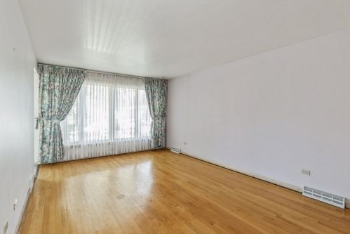 12900 Carondolet Ave, Chicago, IL 60633-1205