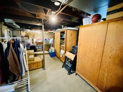 1140 Park St, Kalamazoo MI 49007-3487 exterior