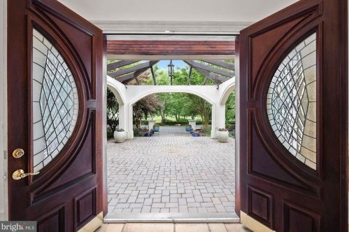 11705 Centurion Way, Rockville MD 20854-6419 exterior