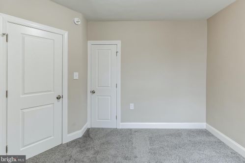 5912 Leithgow St, Philadelphia PA 19123-1420 exterior