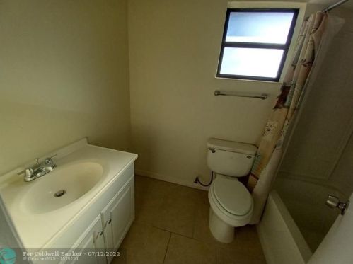 1662 Carillo Ave, Fort Pierce FL 34953-1745 exterior