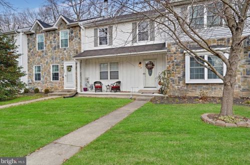 18 Stafford Ct, Trenton NJ 08690-3318 exterior