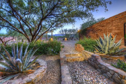 11330 Tanque Verde Rd, Tucson AZ  85749-8525 exterior