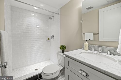 1213 F St, Washington DC  20002-6313 exterior