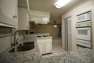 11014 Sherry Ln, Houston TX  77041-5427 exterior