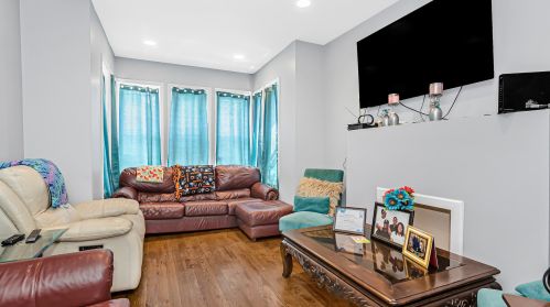 6628 Maryland Ave, Chicago IL  60637-4212 exterior