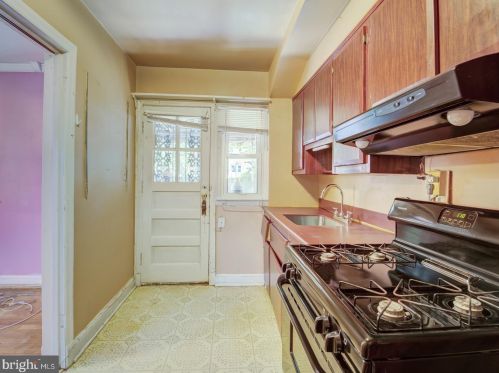 432 Orange St, Washington DC  20032-1622 exterior