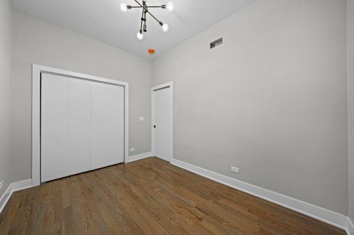 1933 Ohio St, Chicago IL 60624-1047 exterior