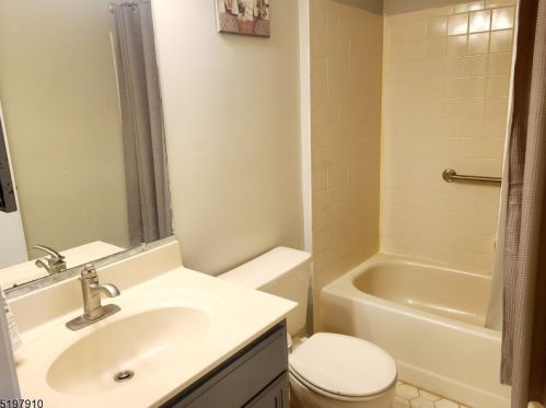 203 Porter Way, Bridgewater NJ  08807-3556 exterior