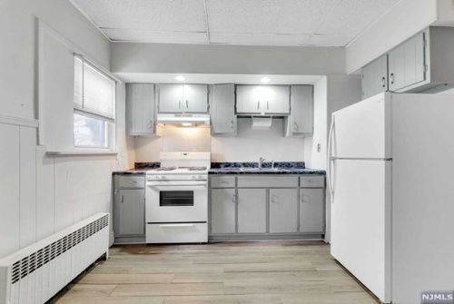 12 Bender Pl, Cliffside Park NJ 07010-1202 exterior