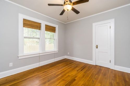 1831 Lyle Ave, Atlanta GA  30337-1204 exterior