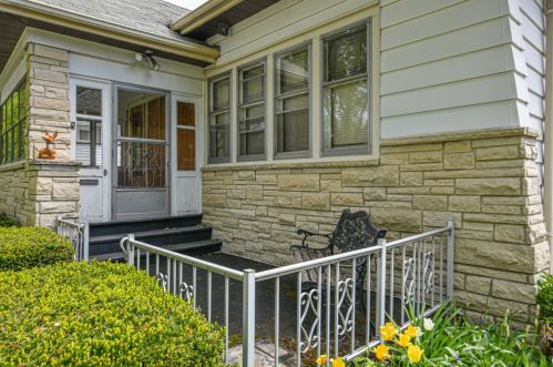 5436 42nd St, Milwaukee, WI 53209-4627