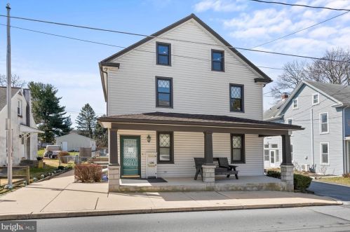 126 Railroad St, Hummelstown, PA 17036-1431