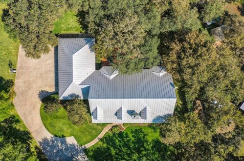 5703 Lockhill Rd, San Antonio TX 78240-1620 exterior