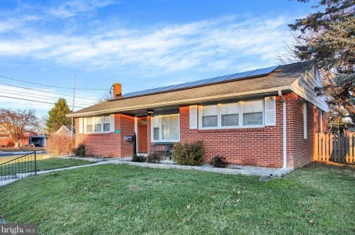 49 Columbus Ave, Littlestown PA 17340-1103 exterior