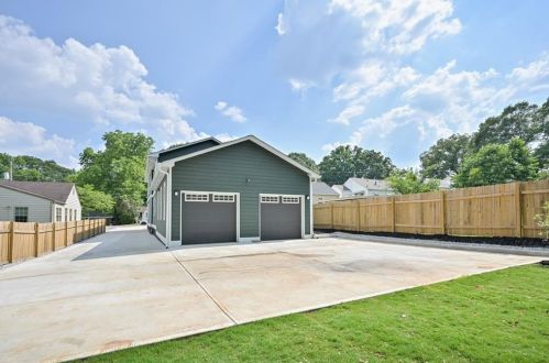 1477 Mercer Ave, Atlanta GA  30337-1515 exterior