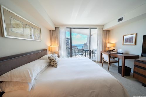 223 Saratoga Rd, Honolulu HI  96815-1942 exterior