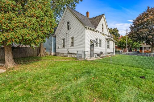 2721 23 St, Milwaukee WI 53206-1728 exterior