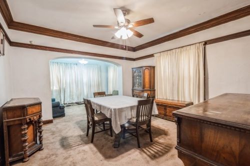 7937 Crandon Ave, Chicago IL 60617-1147 exterior