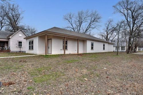 901 Nelson St, Denison TX  75020-4311 exterior