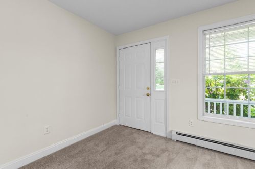 19 Violette Ln, Seabrook NH 03874-4557 exterior