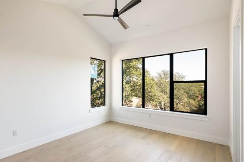 8512 Appalachian Dr, Austin TX 78759-7930 exterior