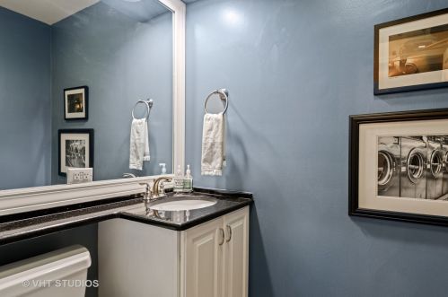 1201 Diversey Pkwy, Chicago IL  60614-1201 exterior